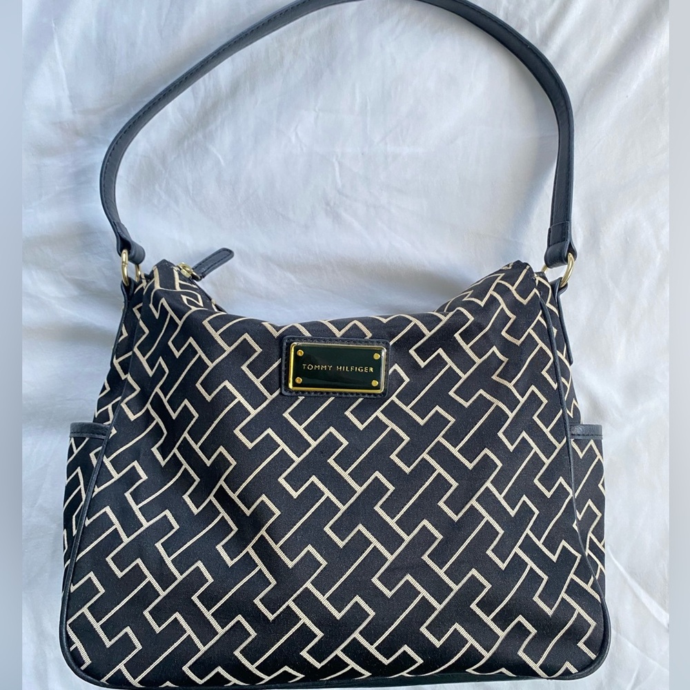 Liz Claiborne Black/Gold Shoulder Bag